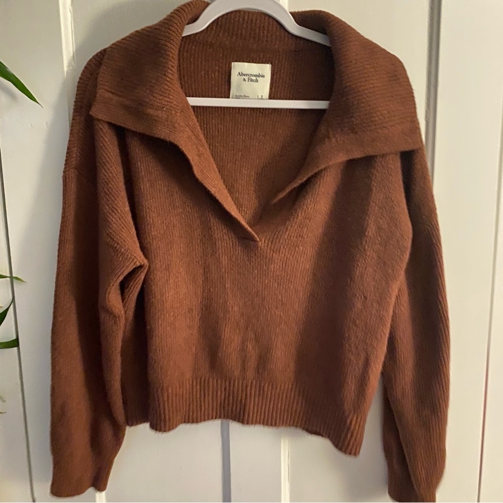Abercrombie & Fitch Brown V-Neck Collar Sweater
